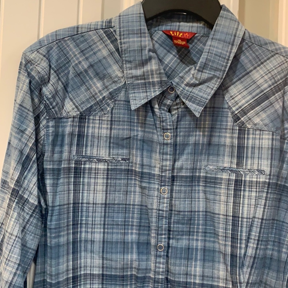 Long sleeve plaid top